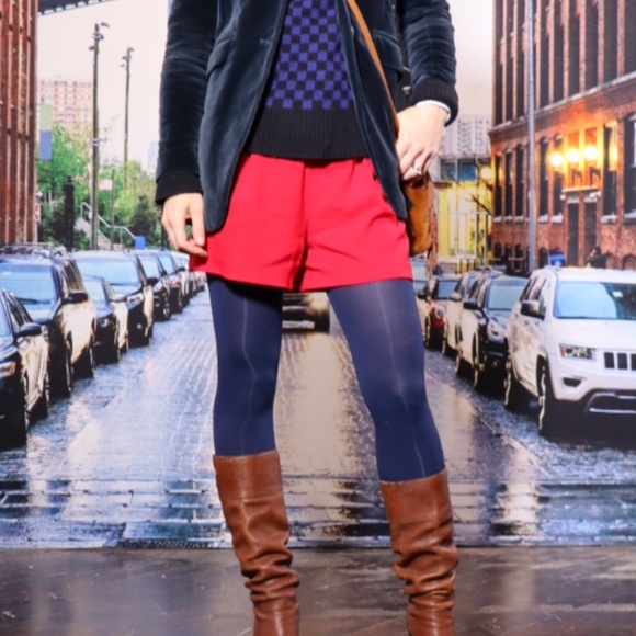 Red shorts - Picture 2 of 2